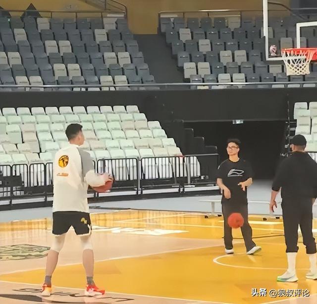 彩经网官网首页-胡金秋重返俱乐部训练引热议！王博：必须强制让他休息几天