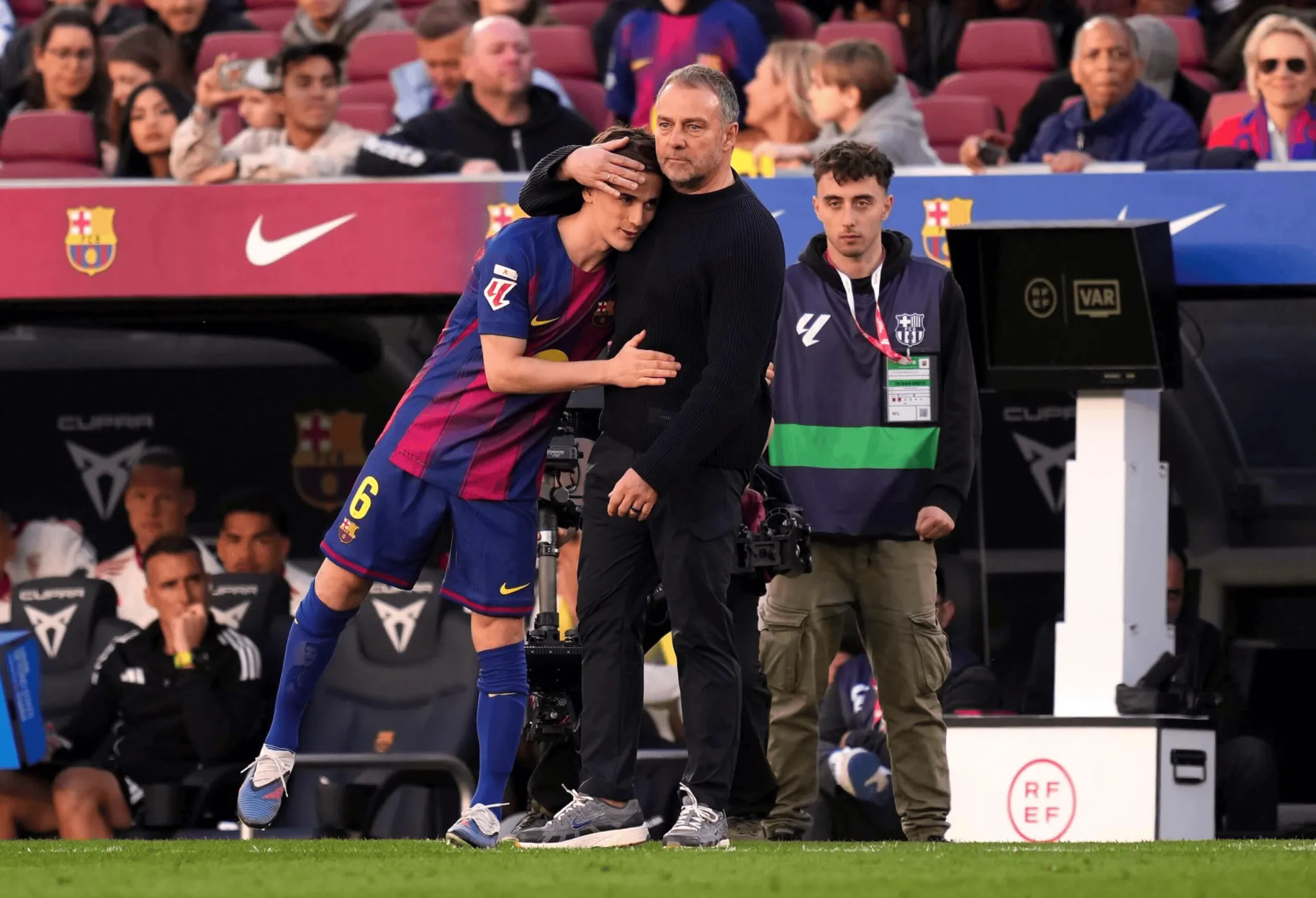 彩经网官网首页-TA：巴萨内部称弗里克真心为球员高兴，就像他们的父亲一样